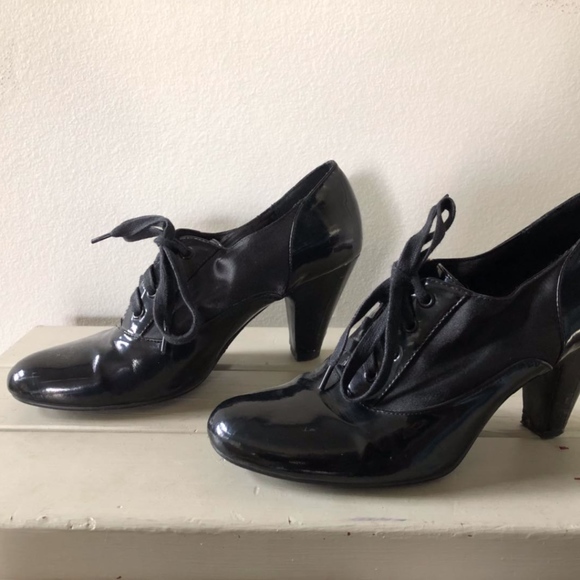 H&M Divided Oxford Heels Lace-up Black Patent - Picture 3 of 8